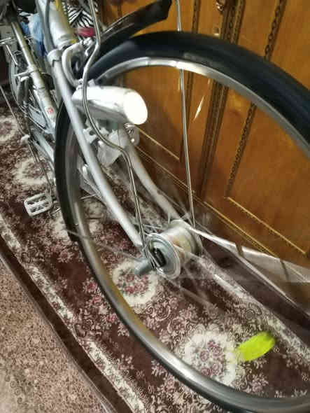 سلام وعليكم بايسكل بناتي للبيع كير وحساس مال حاويه كير داخلي 3 نمر وياله سل ستيل بي قفل خلفي وقفل امامي استيرن بايسكل حجم 26 كلشي شغال بي ربع متصرف عليه لون رصاصي السعر 135 وبي مجال للطيبين مكاني بغداد شهداء البياع الاتصال على الرقم *********** متواجد واتساب ومازنجر
