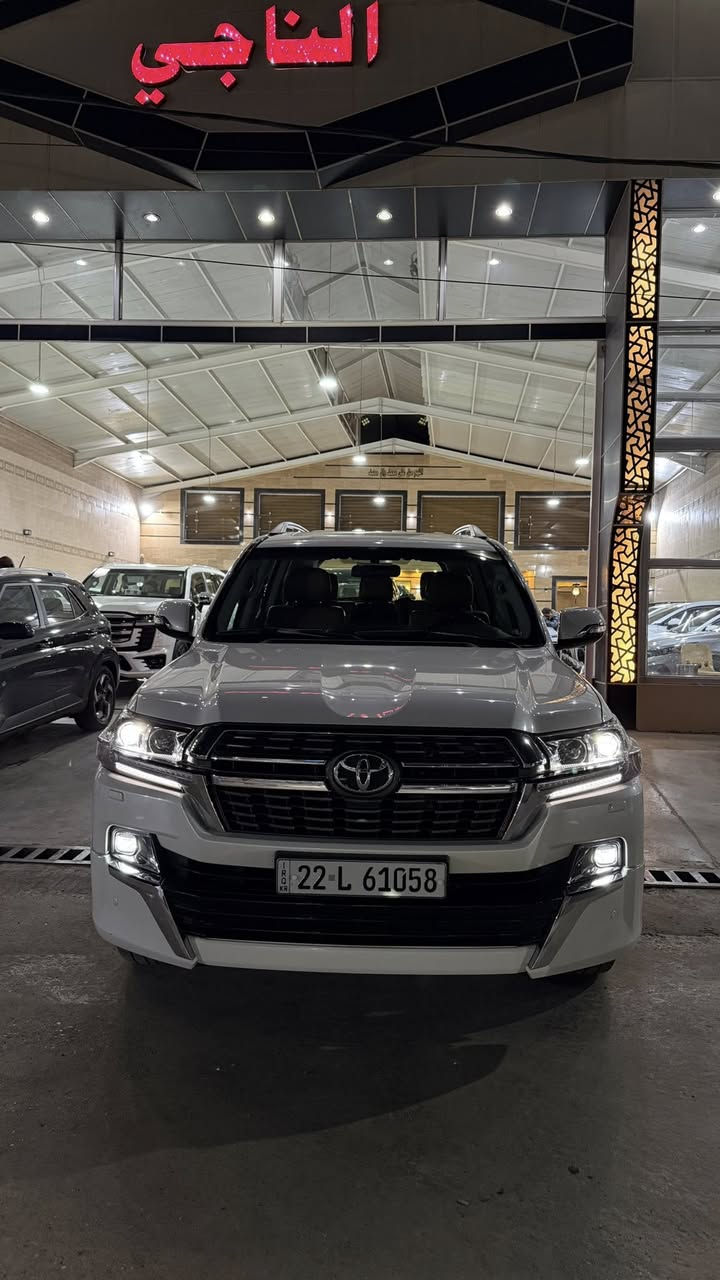 السلام عليكم
لاندكروز 2021 بحريني 
6 سلندر 
صندوك كهرباء اصلي 
اشاير LED
ايربكات 
كراسي كهرباء 
شاشة جبيرة 
بصمة ابواب 
دبل ماوس 
داخل مشمشي 
ماشية 86 الف 
ومعروفة مواصفاتها 
السيارة جديدة كلش 

السعر : 54،500 وبيها مجال 

***********
