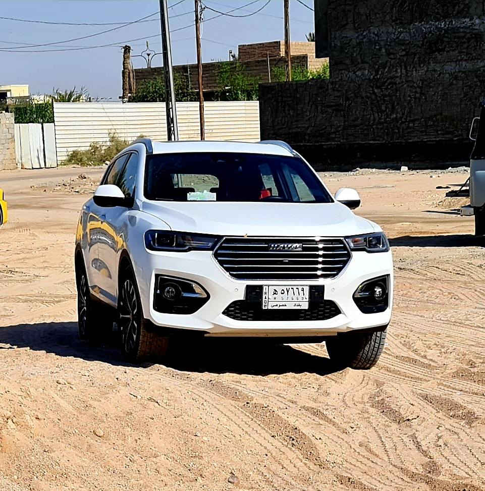 السيارة للمستخدم الجاد، نظافة تامة وأنا المالك الأول (خروج وكالة شخصي على يدي).
المواصفات الأساسية:
الموديل: 2021.
المسافة المقطوعة: 63,000 كم فقط.
الحالة الفنية: كفالة عامة . السيارة بشرط الفحص في أي مركز يختاره المشتري.
المحرك: 2.0 توربو، أداء قوي وعزم ممتاز.
الإطارات: طقم تايرات كامل جديد (مبدل حديثاً).
المميزات والتقنيات:
المقصورة: كشنات جلد بلون أحمر ملكي (نظافة 100%)، تحكم كهربائي بالكامل.
الأنظمة التقنية: كاميرات 360 درجة،  ، نظام تنبيه الخروج عن المسار، نظام المساعدة على الوقوف الذاتي (Park Assist).
الرفاهية: فتحة سقف بانوراما واسعة، شاشة لمس كبيرة، عدادات ديجيتال متطورة،  بريك إلكتروني (Auto Hold).
اللوحة: بغداد (التحويل مباشر).
السعر المطلوب: 17,000$ (170 ورقة).
مكان المعاينة: البصرة - التنومة - الحي الإيطالي. البصرة, العراق


**إذا كنت صاحب هذا الإعلان وتريد حذفه لأي سبب، رجاءا أرسل رسالة إلى الدعم الفني**