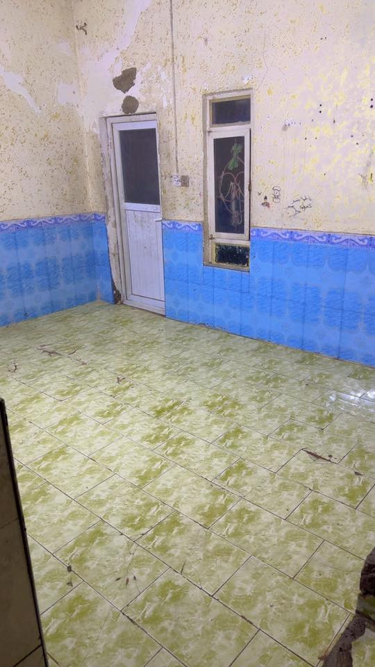 بيت لليجار مساحه 50 متر وجه على الشارع السبيس حي العسكري بناء ستقبال مطبخ صاله وغرفه فوك للستفسار *********** غير متواجد على الفيس
