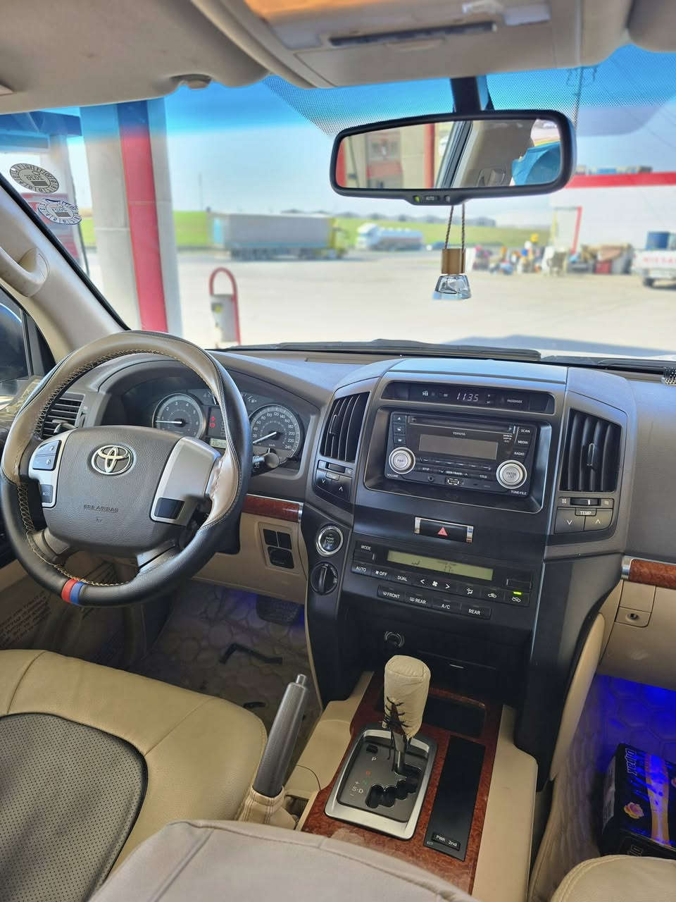 سعر—بلاششش
موديل  2014

مواصفات Gxr

ماشي /127 الف كم 

رقم أربيل سنوية جديد 

محرك V6 

 بیدون صبغ  

بدون تعدیل

بدون بارد   

تحویل غرامە بشرط

سعر 425$
 

واتساب ***********

مكان اربيل
