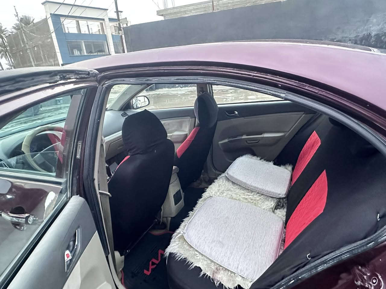 جيلي ام كراند c7

ام كراند 2012 

سيارة كير ومكينة وحدادية وتبريد كفاله 

سيارة ناعمه بسياقة كلش 

مصبوغه عام لغد شاصي حوض مكفولات

 

سعر 42
مكاني بابل تحويل مباشر
***********
