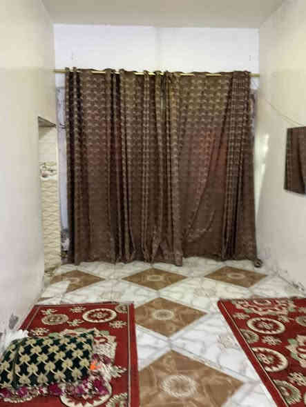 بيت للبيع مساحة 216 حي الحكيم نزله ماركت علي الامير فرعي بنهايه الصب الجديد غرفتين وهول ومطبخ واستقبال حمام داخلي تواليت خارجي للبيع السعر 28 مليون وبي مجال قليل
***********
***********
