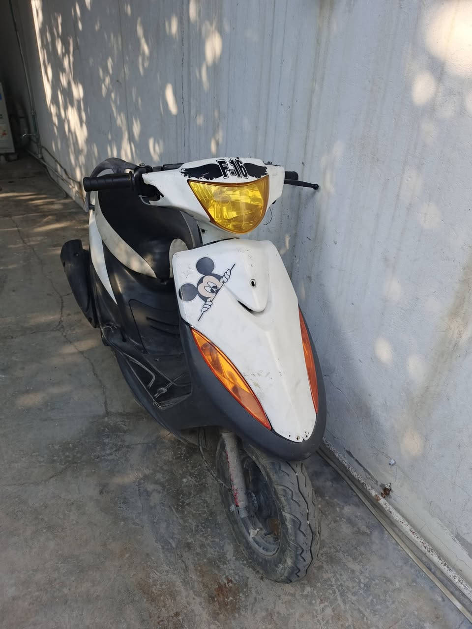 السلام عليكم دراجه ماكس عدله للبيع
 المكينه مكفوله فقط مبدل ولفات
 والدراجه خير من الله
 السعر 350 وبيها مجال 
للاستفسار ***********
 المكان/ بغداد"الكرخ "
