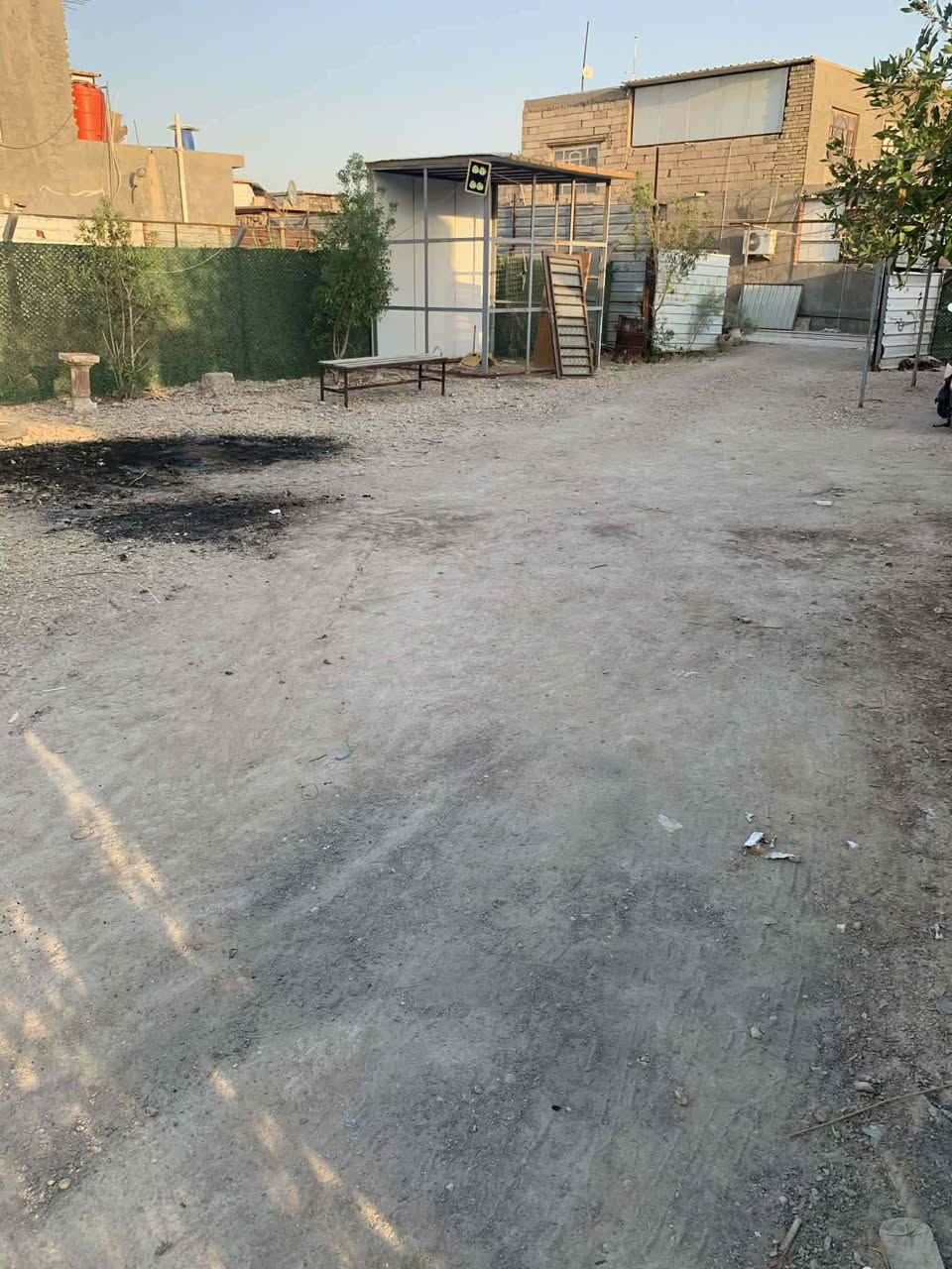 قطعه للبيع  سند 25 تحويل مباشر عنوانها حله طهمازيه فرع مخبز المصطفى  مساحه 233متر  ركن على شارعين  كافة الخدمات  متوفره ماي كهرباء  ومدفونه. جلمود  وكل التفاصيل مذكوره بلفديو وأي استفسار اتصلو على صاحب  ***********القطعه السعر 30 مليون وبي مجال
