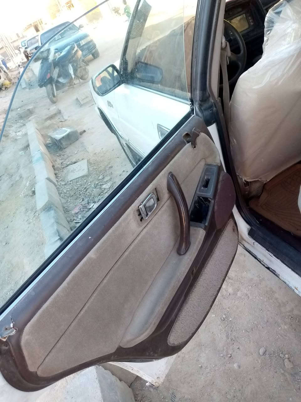 يالله سيارة هارتوب  للبيع 1990رقم بصرة سنويه كارتونيه تريد وكاله  تريد مداور  سيارة حلو تخم تأتير كهربائياته شغاله سعر بيع مستعجل بدون طيحلي 30مكاني ذ ي قار شطرة رقم   ***********
