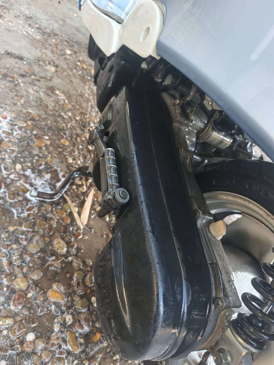 السلام عليكم دراجه كلاسيك للبيع دراجه مال رمبه رمله شاهد جديده بيها بس شخوط جويونه قدام العين صار لي شهرين من نازله من الرمبه السعر 600 مكاني بغداد بياع رقم الهاتف***********
