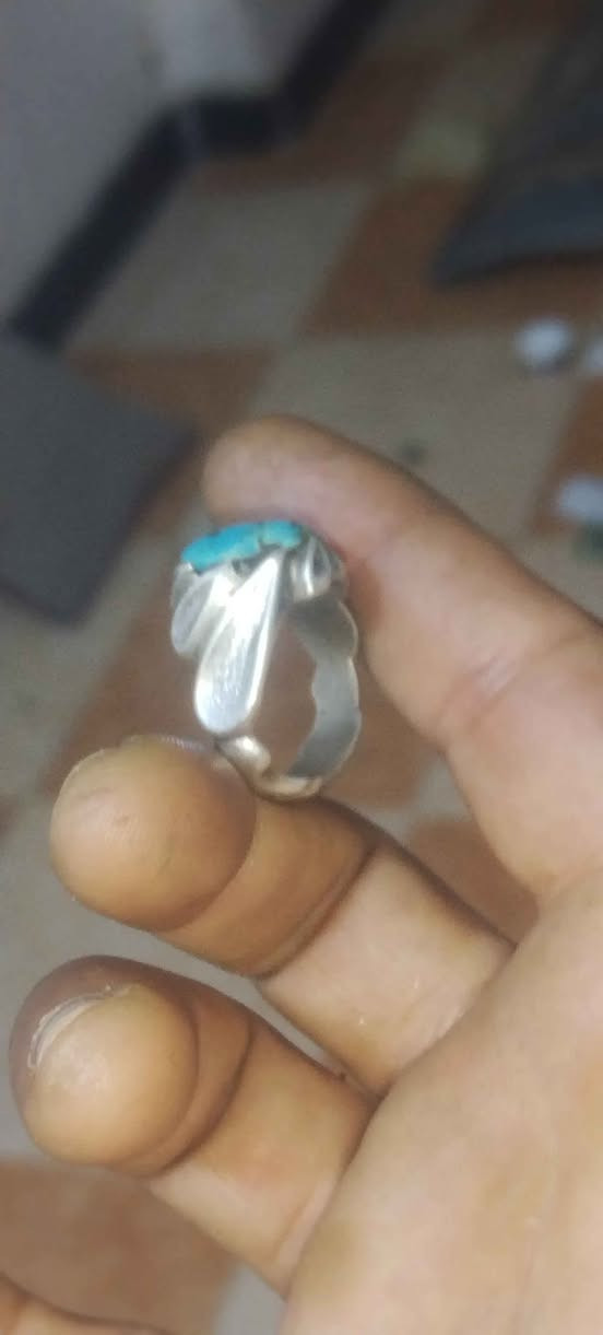خاتم فضه قديم للبيع سعره 40.     ( ***********) البصرة, العراق
