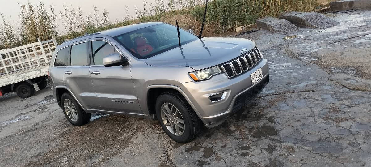 سلام عليكم جيب لاريدو 2019  اصل
للبيع او المراوس حادثها مرفق بلصور بجم كبس شاصي ولغد مكفول مكانها الدوانيه 
تخم تاير جديد محرك وكير جاهزات تبريد حداديه جاهزه مابيها نقص سعرها 188 بيها مجال ***********

