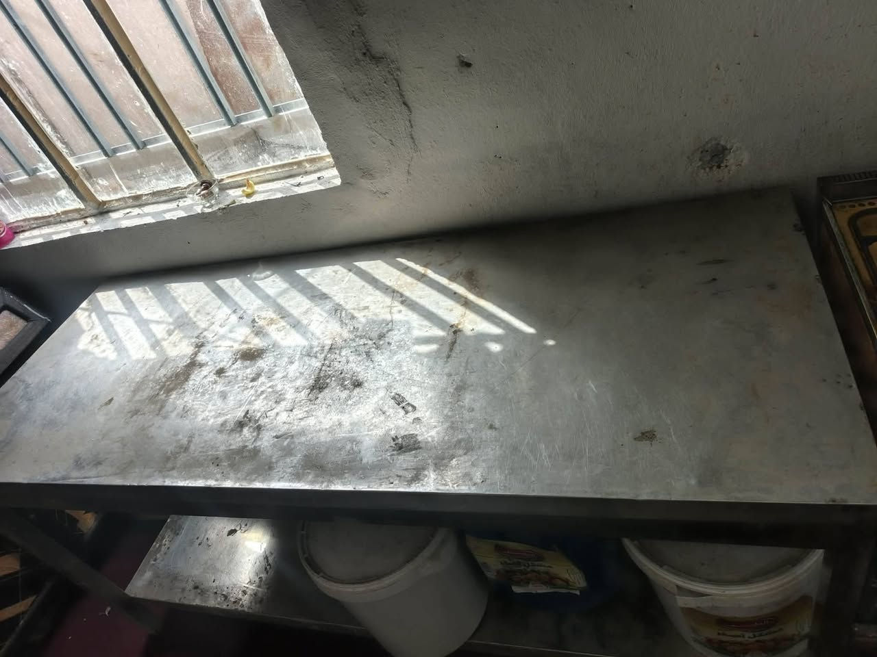 سلام عليكم غراض مطعم كامل للبيع التواصل ***********
