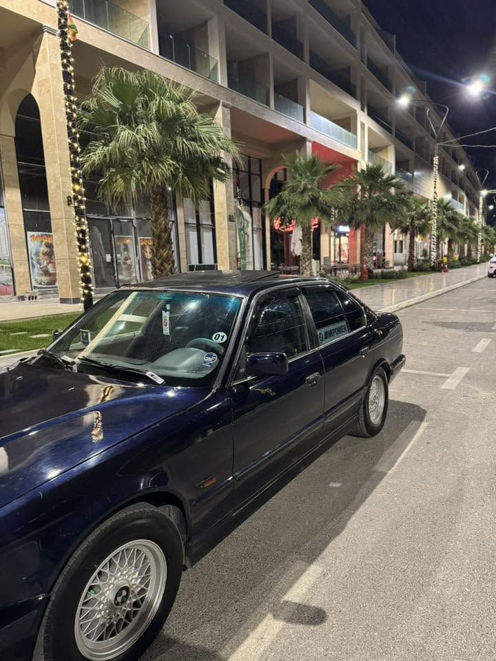 سەرەتا بە ناوی خوای گەورە
BMW 525 

مۆدێل :١٩٩٣

ڕەنگ ی سەیارەکە ڕەش ی درۆزنە جوانتین ڕەنگ

سەیارەکە شتێک ی جوان و پاکە 

ئاڕمە

چوار جام کارەبا

کوشن جلد

تەبرید سارد

تەبرید گەرم

سڵایید

گێر ئۆتۆماتیک

مەزبووت و بێ کێشە و موشکیلە

گێر و مەکینەش پاک و خاوێن و جوان

بۆ نرخی سەیارەکە پەیوەندی بکەن 

***********

***********
