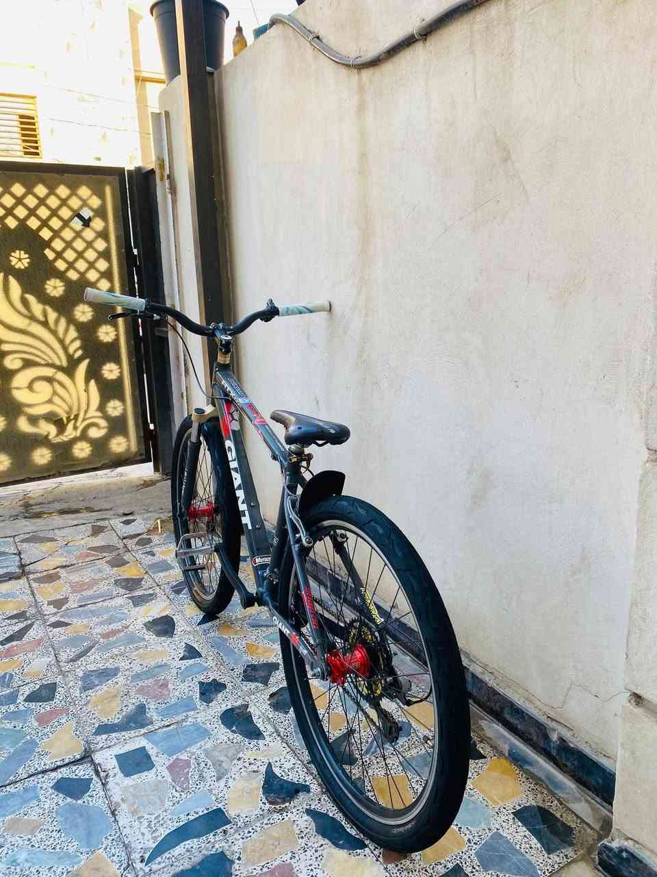 ياالله سلام عليكم شباب باسكل ستعراضي بايك ماركه جاينت باسكل مزود بطيخات مكينه باسكل خير من الله عليه تايرات يطالي (.مكاني بغداد حي جهاد )(السعر خاص) او راسلني عل واتساب فقط. (***********)

