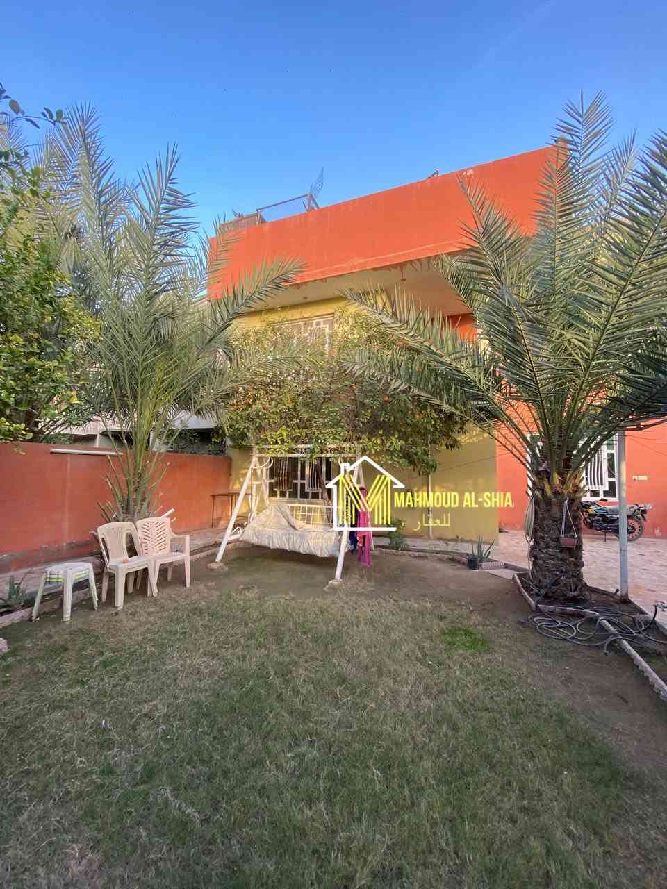 عقار للبيع في حي الخضراء موقع مميز ركن على شارعين المساحة 330 .

يتكون من 5 غرف نوم وصالة وهول واستقبال ومطبخ و كراج  و حديقة . 

للاستفسار الاتصال : مكتب المحمود للعقار . 

***********
