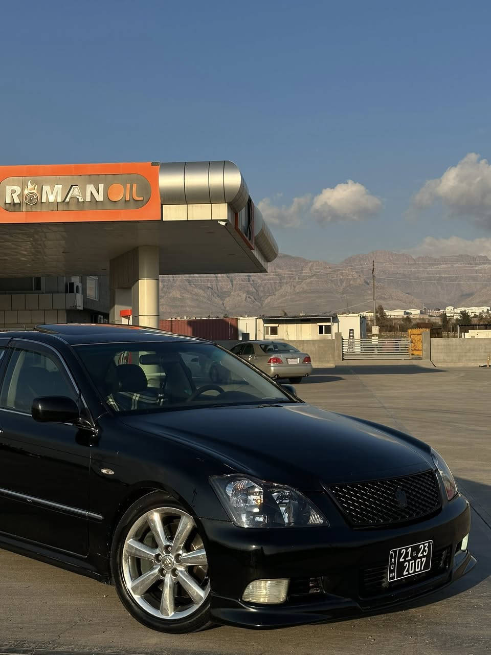 184 موس موس
۳دوگمەی فول فول
جلد 
هیتەر
سلایت
دینگەی ستیلی بیلاد
ئاوێنە لێگزز لەگەڵ بەگدانان ئەخەوێ
ئاوێنە شەفت و هیتەر
داژبوڵی ڕەقەم یەک جوانە
سەقفی وەک شوشەیە
ڕۆنی گێرو مەکینە گۆڕدراوە
کۆدیشی بۆ کراوە
گێڕ و مەکینەو تەقەو ڕەقە بەشەرتی ۱٠ فیتەر
شوێن پیرەمەگرون
ژم ***********
75وەرەقە مەجالێکی زۆر  کەم
