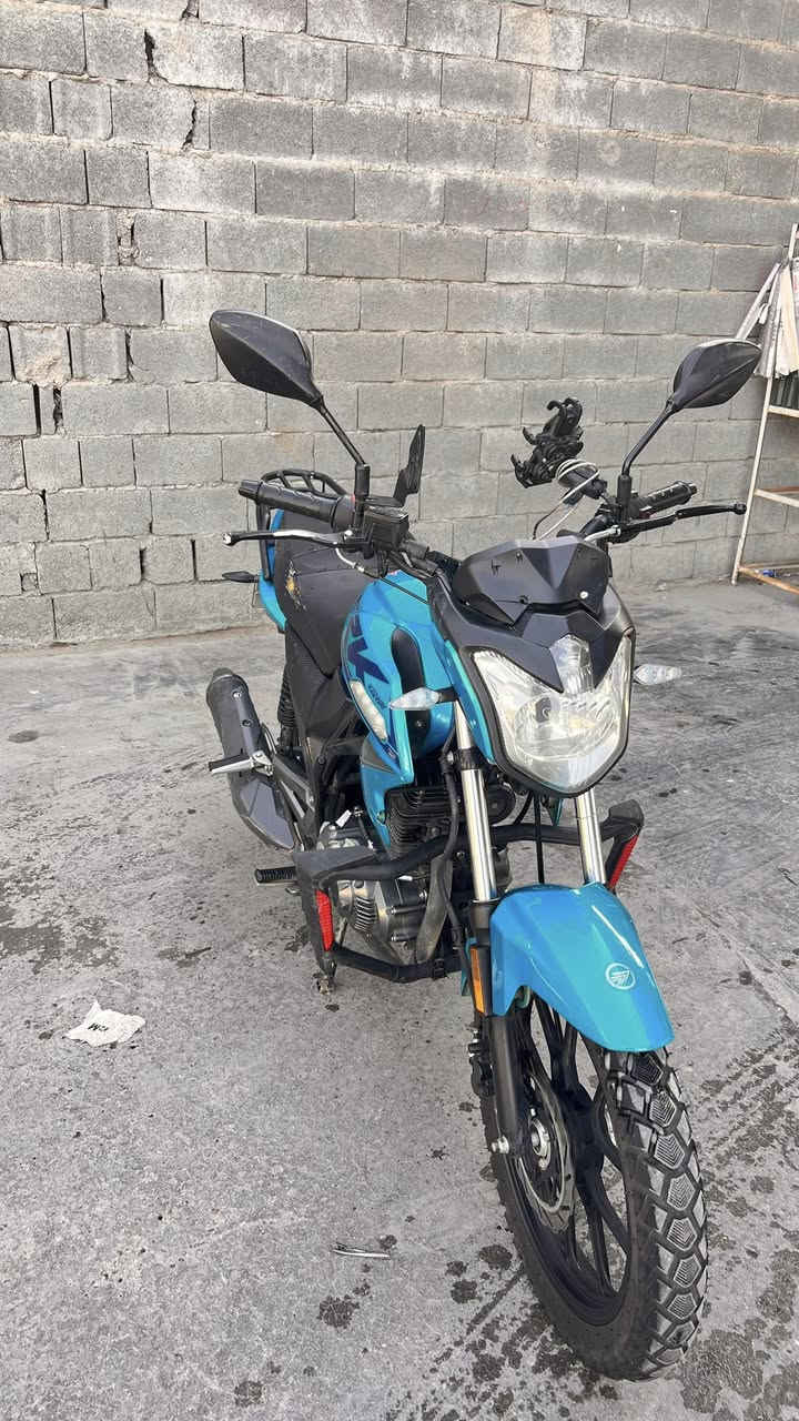 السلام عليكم للبيع ار كي موديل 24مرقم كامل الدراجه جاهزه اي نقص مابيها ماشيه 42الف حقيقي محرك 200cc السعر 2مليون وبيها مجال الدراجه جديده ونظيفه كلش 
العنوان بغداد اعظمية 
***********
