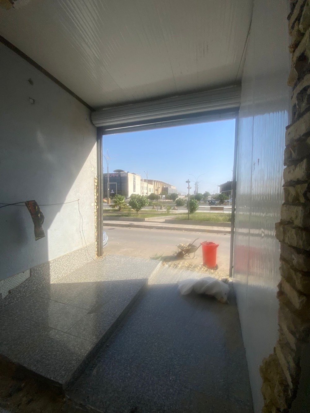 محل للايجار في شارع يا حسين مقابل مطعم بيت ورد للاستفسار ***********