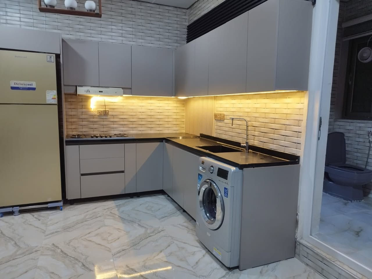 اعلان رقم (667)📢📢📢
————————
#دارللبیع مساحة 107متر مربع ركن
#فول سيراميك بناء حدث 
#الموقع دروازة
#خلف مطعم هيمن 
#فول خدمات
#استفسار
*********** واتساب📲
***********
_____________________
خانوو بۆ فڕۆشتن 107مەتر چوار گۆشە ڕوکن
فول کاشی و بینایی نوێیە
شوێن دروازة
پشت مطعم هێمن
فول خزمەت گوزاریە
*********** واتساب📲
***********
