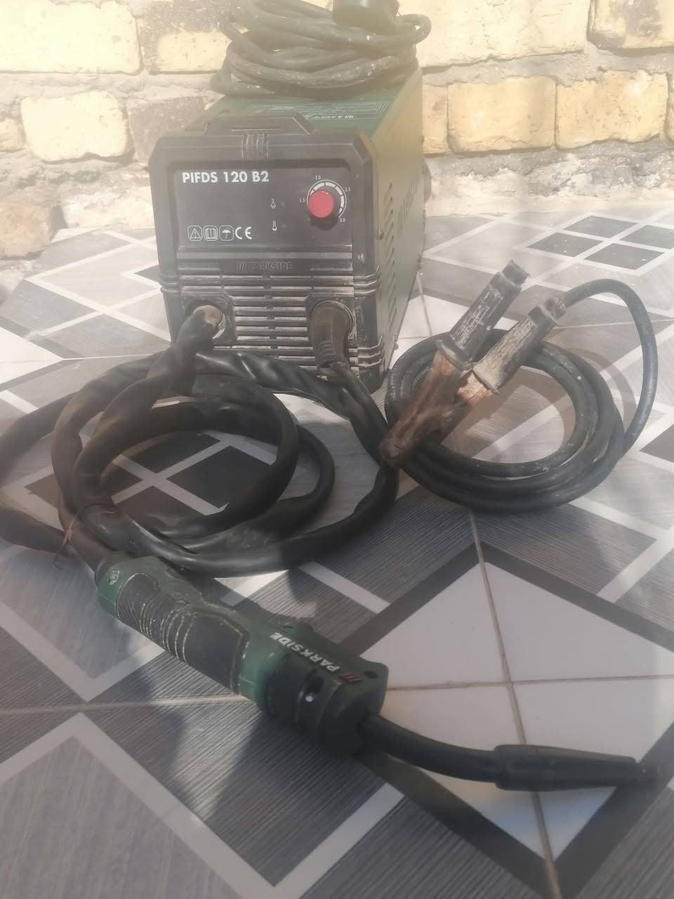 مكينة لحيم تلحم حديد وتلحم المنيوم مكانه القاسم ***********
