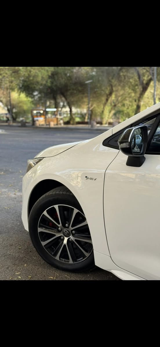 كورلا ٢٥ مكفول رقم بغداد ماشيه ١٨ الف السعر ١٥٨ مكانها بغداد ***********
