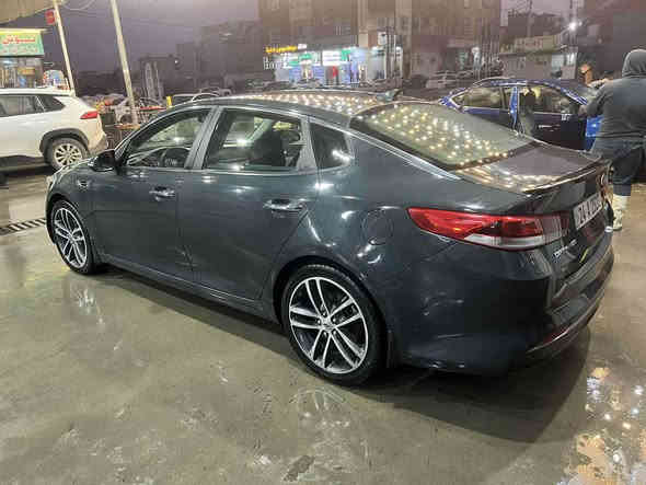 كيا اوبتما موديل 2016 
مكينه كير شرط 
طخم تايرات وويل كب رياضي جديد
صبغ 3 قطع بدون ارباك ودواخل بجم وورا كبس 
عليها غرامه مليون ينزل من السعر 
شرط التحويل 
***********
شراي اتصل
سعر 120 ومجال بسيط 
مكان السياره دهوك دهوك
