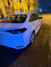 كورلاء هايبرد 2023 السياره بيها طختين وحده بين جاملغ وبنيد وثاني بقبق ...