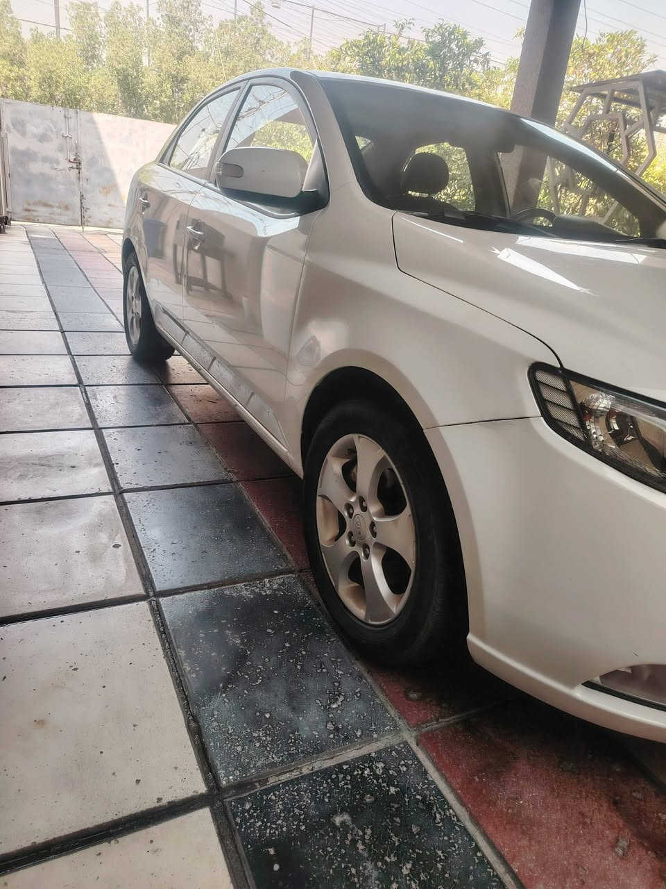 سيراتو ٢٠١٠ خليجي للبيع 
مكفوله كفاله عامه من الصبغ والتبديل
محرك ١٦٠٠ كير مكينه صدر مكفولات 
ماشيه 178 الف كيلو 
مواصفات ( فتحه / تحكم ستيرن / حساس خلفي / تبريد بيانو / وباقي المواصفات المعروفه ) 
رقم - اربيل الجديد هزه وسنويه جديده 
مكاني بغداد 
السعر 103 وبي مجال جداً بسيط 
للاستفسار :- ***********
