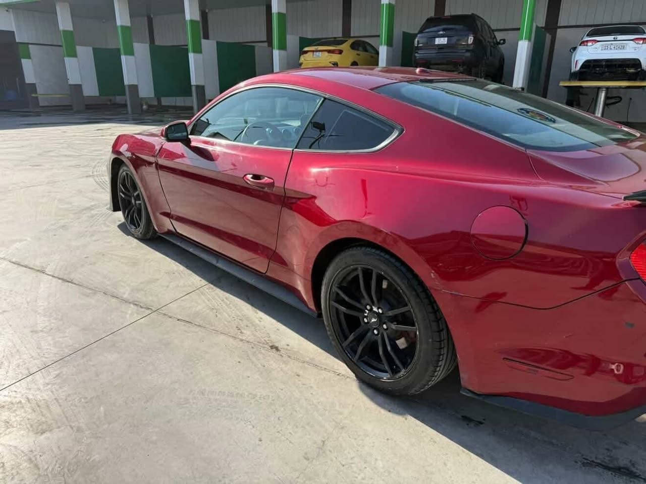 Mustang EcoBoost Premium 2017
•محرك 2.3 توربو – ~310 حصان

•كشنات جلد + تدفئة وتبريد

•شاشة كبيرةsync 3

•داخل سبع الوان

Apple CarPlay & Android Auto

•كشنات جلد تدفئة وتبريد 

•إضاءة داخلية

•كاميرا + حساسات

•4وضعيات قيادة

•ستيرن 3 وضعيات

•بيه جاملغ مبدل وبنيد بارد صور حادث مرفقة سنوية باسمنا 

•سابقاً تبديل كازكيت 

•نقص صبغ بنيد ودعامية فقط سيارة حلوة وبريميوم بكج فوووول 

الفووول السعر 104 ورقة للاتصال  ***********
