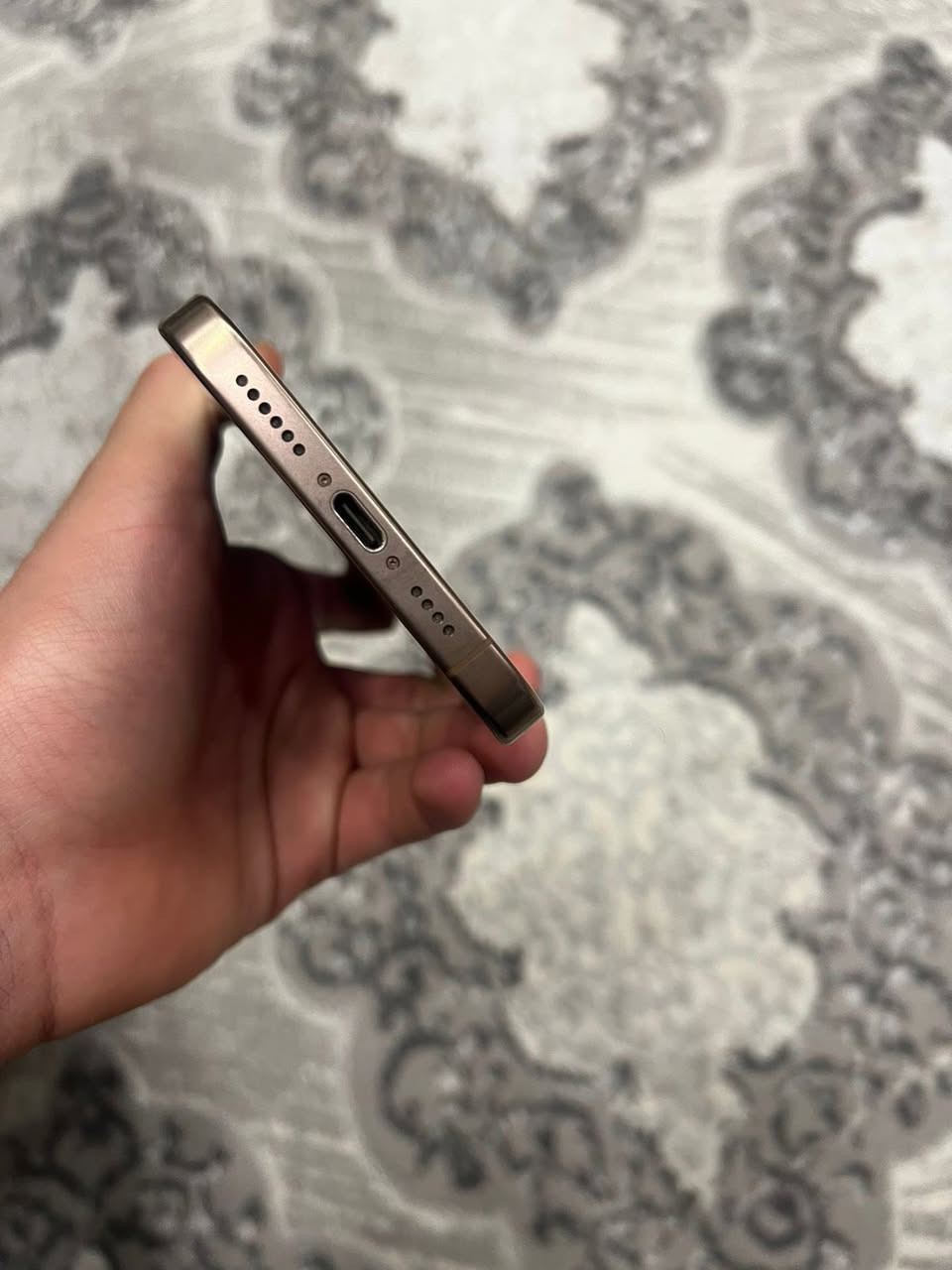 السلام عليكم للبيع
ايفون 16 برو ماكس 
ذاكرة 256 
ماستر عربي 
بطارية 94 314 دورة 
كفالة عامة الجهاز ما بي اي خلل 
كلة شغال الجهاز 
نضافة 100/100 
شخط ما بي 
الجهاز بعدة بل ضمان
بدون ملحقات فقط الجهاز 
تك شريحة 
مكاني بغداد 
رقم ***********
