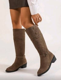 بوت جديد • مقاس ٣٨-٣٩ • خفيف ومريح