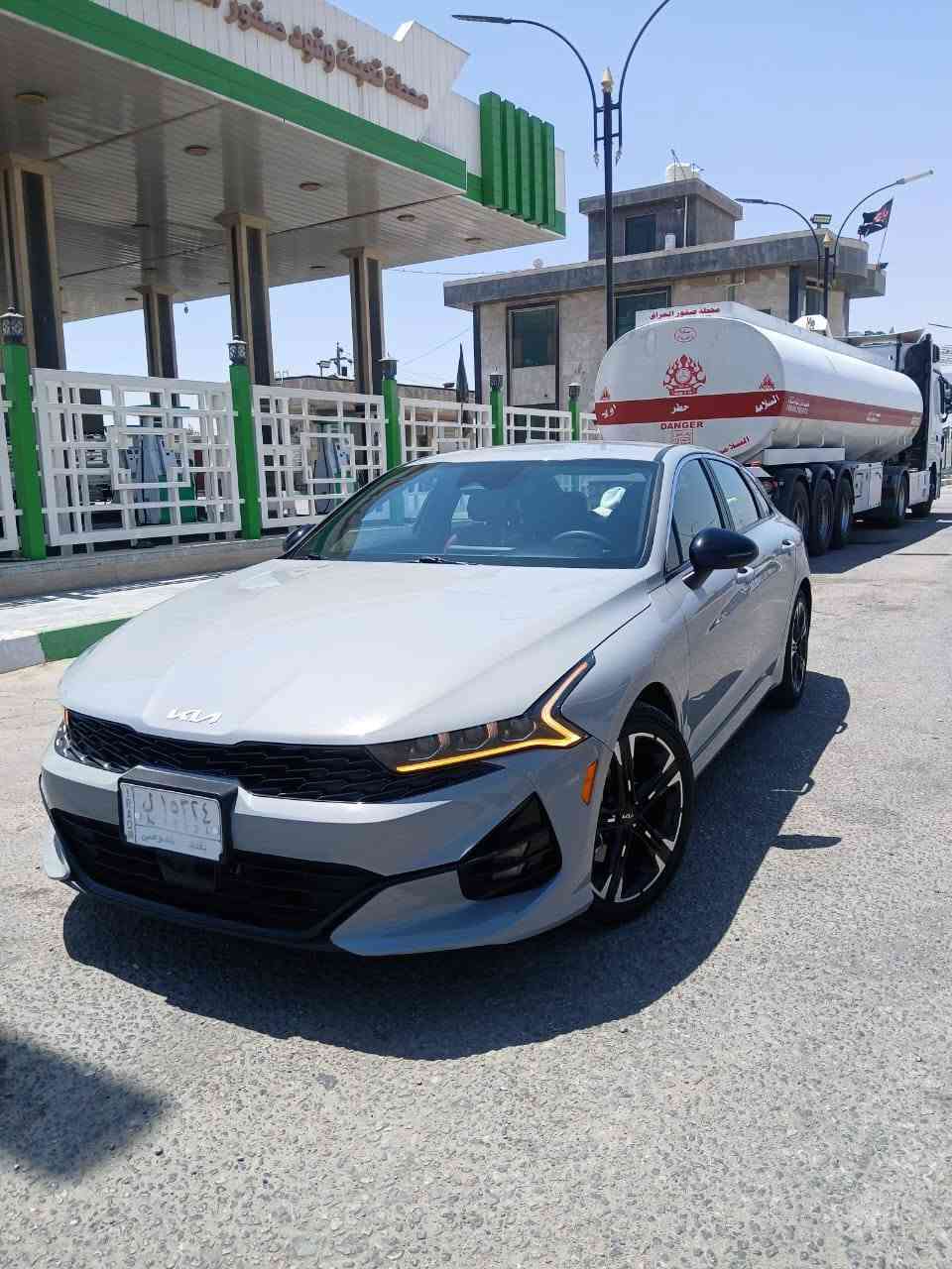 K5-GTline 2021-AWD
اللون : اسمنتي سموك المميز 

المحرك : 1600 تيربو 

الرقم : بغداد الجديد بأسمي تحويل مباشر 

الحادث : قطعة وحدة فقط ( صبغ الجاملغ الامامي ) 

المواصفات : 

١) بصمة تشغيل + بصمة ابواب 

٢) تشغيل عن بعد  

٣) خمس وضعيات قيادة دفع رباعي  

٤) كاميرة 360 درجة 

٥) دواخل جلد احمر + الأرضية مبطنة جلد بالكامل 

ا٦) شاشة كبيرة ( المستطيلة مو المربعة ) 

٧) تدفئة كشنات 

٨) ابل كاربلي واندوريد اوتو 

٩) حساسات امامية وخلفية وجانبية 

١٠) رادارات امامية وخلفية وجانبية 

١١) نقطة عمياء 

١٢) نظام مانع تزحلق

١٣) مثبت سرعة 

١٤) تحديد مسار 

١٥) مخارج AUX +USB

 ١٧) شاحن وايرلس 

١٨) اوتو هولد 

١٩) جنطة ذكية فتح تلقائي 

٢٠) تبريد بيانو 

السيارة نظيفة وجديدة بكل معنى الكلمة وتعال وشوفها بعينك 🤍

ماشية ٤١ الف ميل 

للأستفسار : ***********

