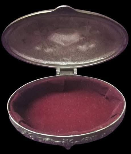 شياكة وجمال لمحبي الاقتناء
#احلي_الانتيكات #مقتنيات #اكسسورات_منزل #نوادر #antiques #decor #vintagestyle #VintageDecor #accessoriesfurniture #vintage


**إذا كنت صاحب هذا الإعلان وتريد حذفه لأي سبب، رجاءا أرسل رسالة إلى الدعم الفني**