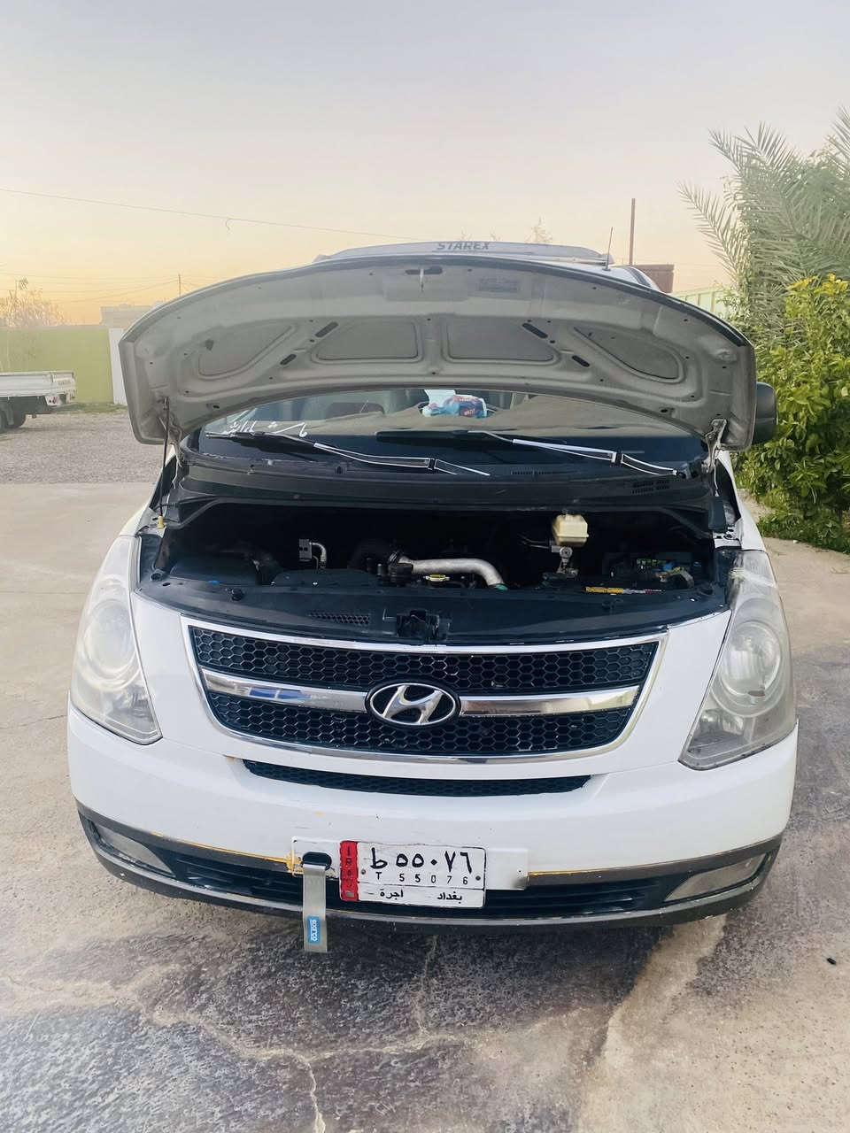 سلام عليكم
ستاركس البيع موديل 2009 
السياره بيه صفحه صبغ 
***********
