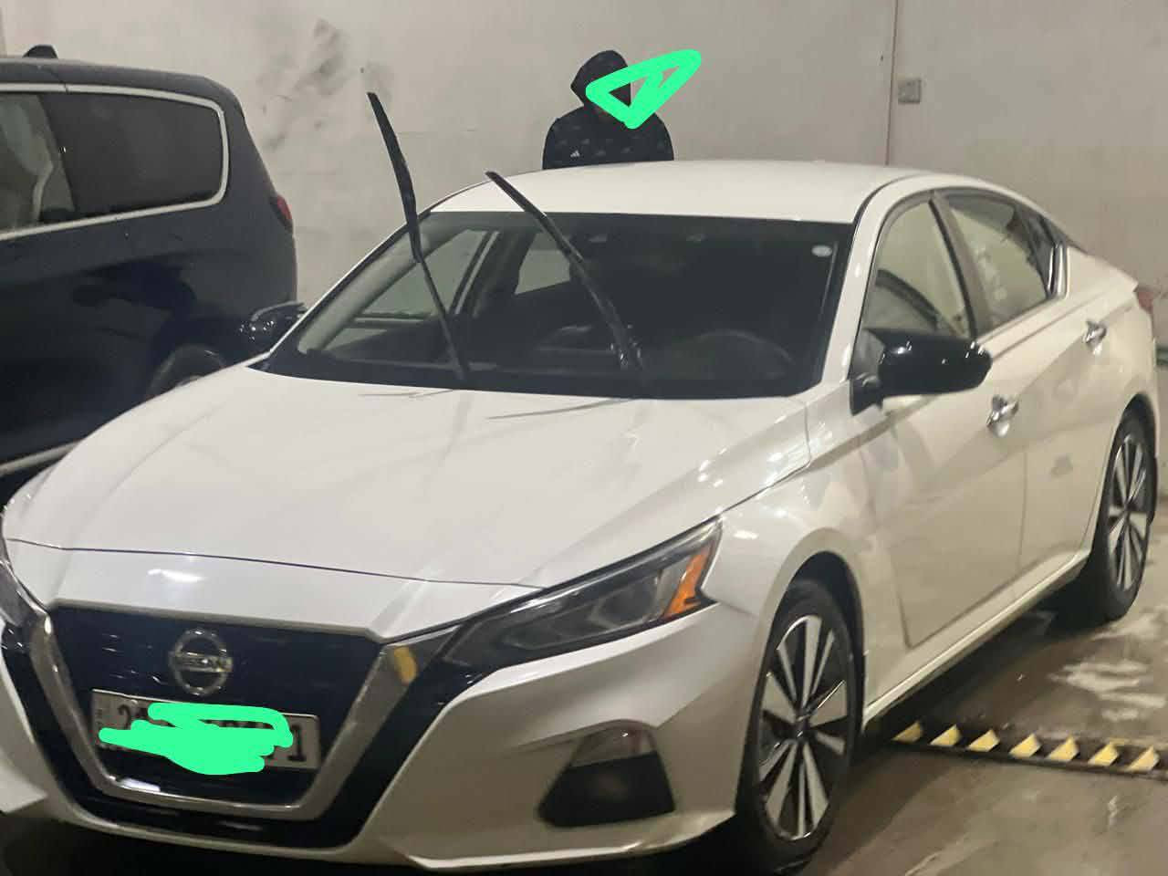 سرعة:
⸻

🚘 للبيع نيسان التيما 2022 SV – نظيفة وجاهزة 🚘

📍 المكان: بغداد – رقم سليمانية
📞 الهاتف: ***********

✅ المواصفات والتفاصيل:
 • محرك 2500cc – 4 سلندر – بدون تيربو (الأكثر طلباً).
 • مكينة + كير + تبريد شرط الفحص وين ما تحب.
 • ماشية فقط 100 ألف كم.
 • مواصفات SV (بدون فورويل).
 • كشن كهربائي مريح.
 • رادار أمامي + خلفي + جانبي شغال شركة.
 • بصمة (أبواب – تشغيل – صندوق).
 • تحديد سرعة + تشغيل عن بُعد.
 • شاشة + كاميرا.
 • حساسات جانبية وخلفية أصلية.
 • السيارة على وضع الشركة – خير من الله.
 • أيرباك فقط ستيرن وراجع سيستم.

💰 السعر المطلوب: ١٥٦ وبيها مجال قليل 

🚗 السيارة أنظف من الصور، نظيفة وجاهزة للاستعمال، وما تحتاج فلس واحد
