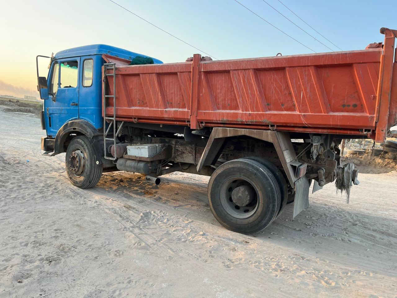 تك قلاب للبيع  *********** 
مديل ٨٣ 
مكينه ٨ 
كير برميل ١٣٠
