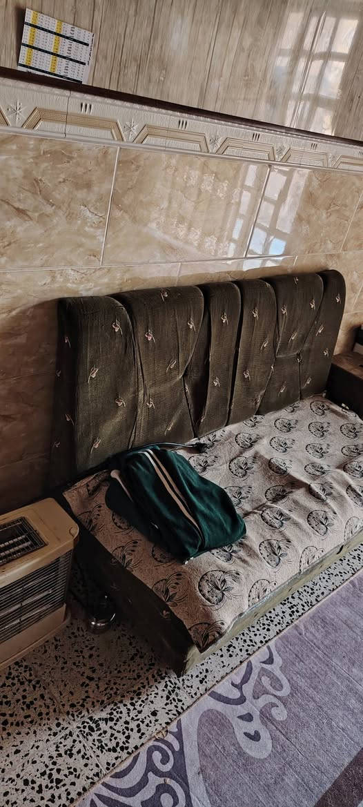 ديوان للبيع ٩ متر ١٢٥ الف *********** وبي مجال
