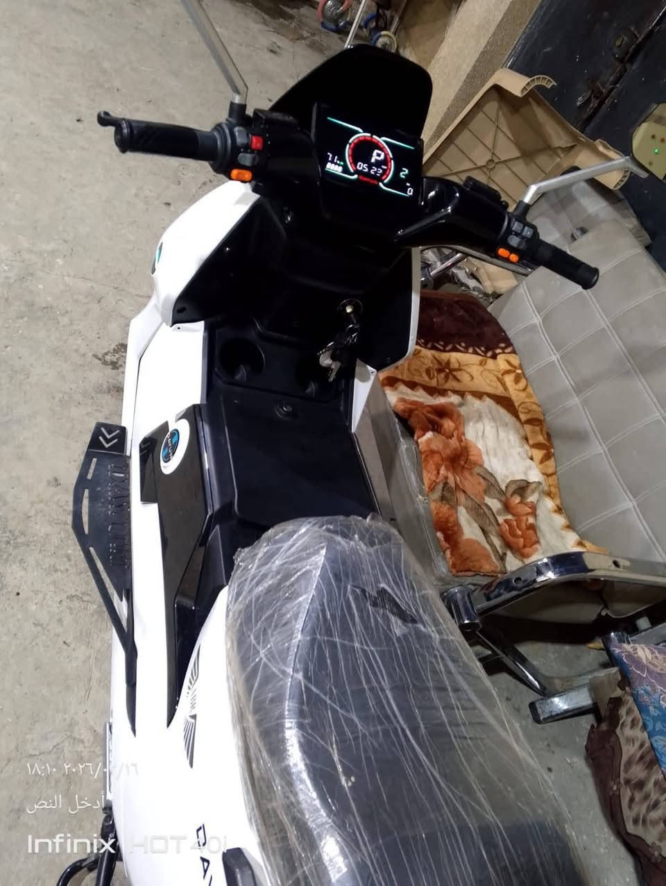 السلام عليكم دراجة شحن دايوان الأصلية ليثيوم 30 امبير 72 فولت جديدة بعده شخط مابيهه سرعة 100 ملف 2000 وصل مالتهة موجود سعره مليون 125 مكاني بغداد الغزالية رقمي ‏‪***********‬‏ أو واتس اب ***********
