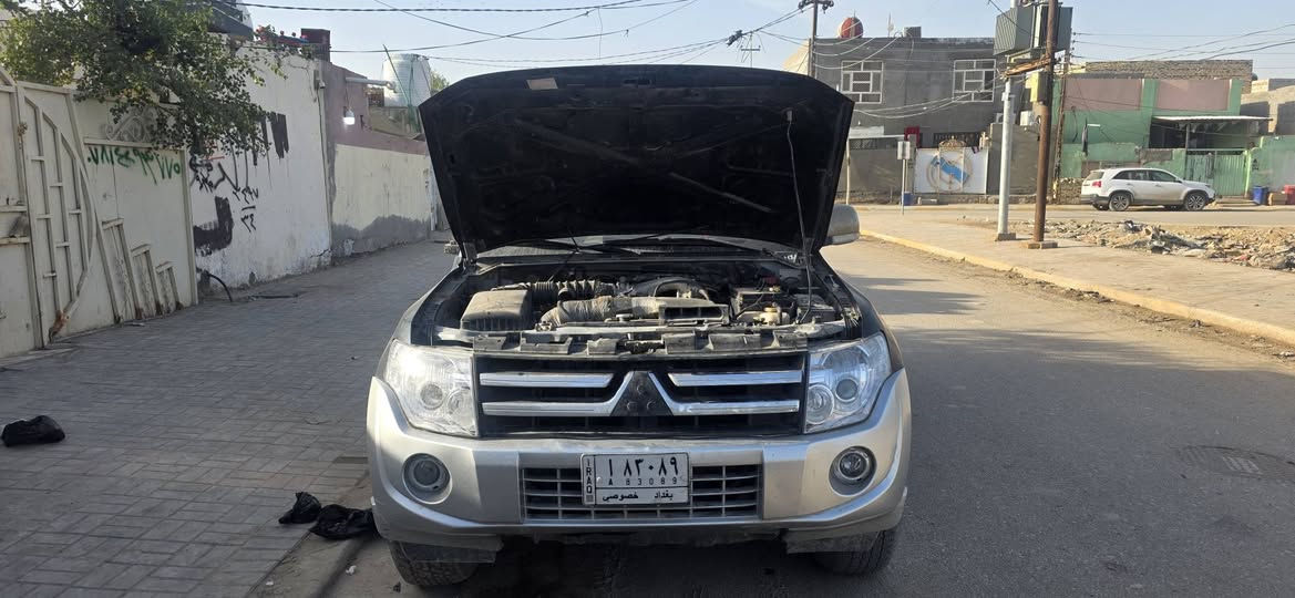 للبيع باجيرو ٢٠٠٨حبتور السياره بيه حادث خفيف كلش خارجي وبدلت بجم كامل بدون دواخل شرط كملته وطلعت رجع عليه واحد عل جاملغ هم من الخارج فقط  مكينه وكير شرط رقم بغداد تحويل مباشر السعر ب90وبيه مجال للطيبين اقرا زين يله تتصل ***********
