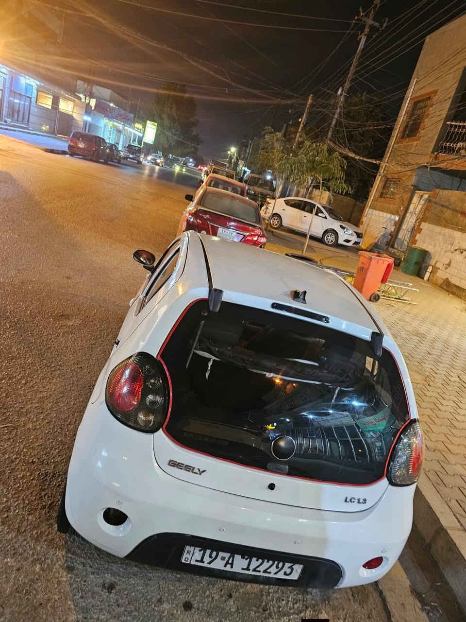 بيع مستعجل 

جيلي باندا Lc 

مابيها اي ضربه 
بيها خياسات بالصفاح مصلحات

حدايده ومكينه كهربائيات جدد مكفولات 
رقم كربلاء انكليزي مشروع وطني باسمي 
تحويل شوكت متريد 
سنويه ٢٠٣١ هزه جديده قبل شهر 
السعر 42وبيها مجال للشراي 
العنوان النجف الاشرف حي الزهراء 
***********
