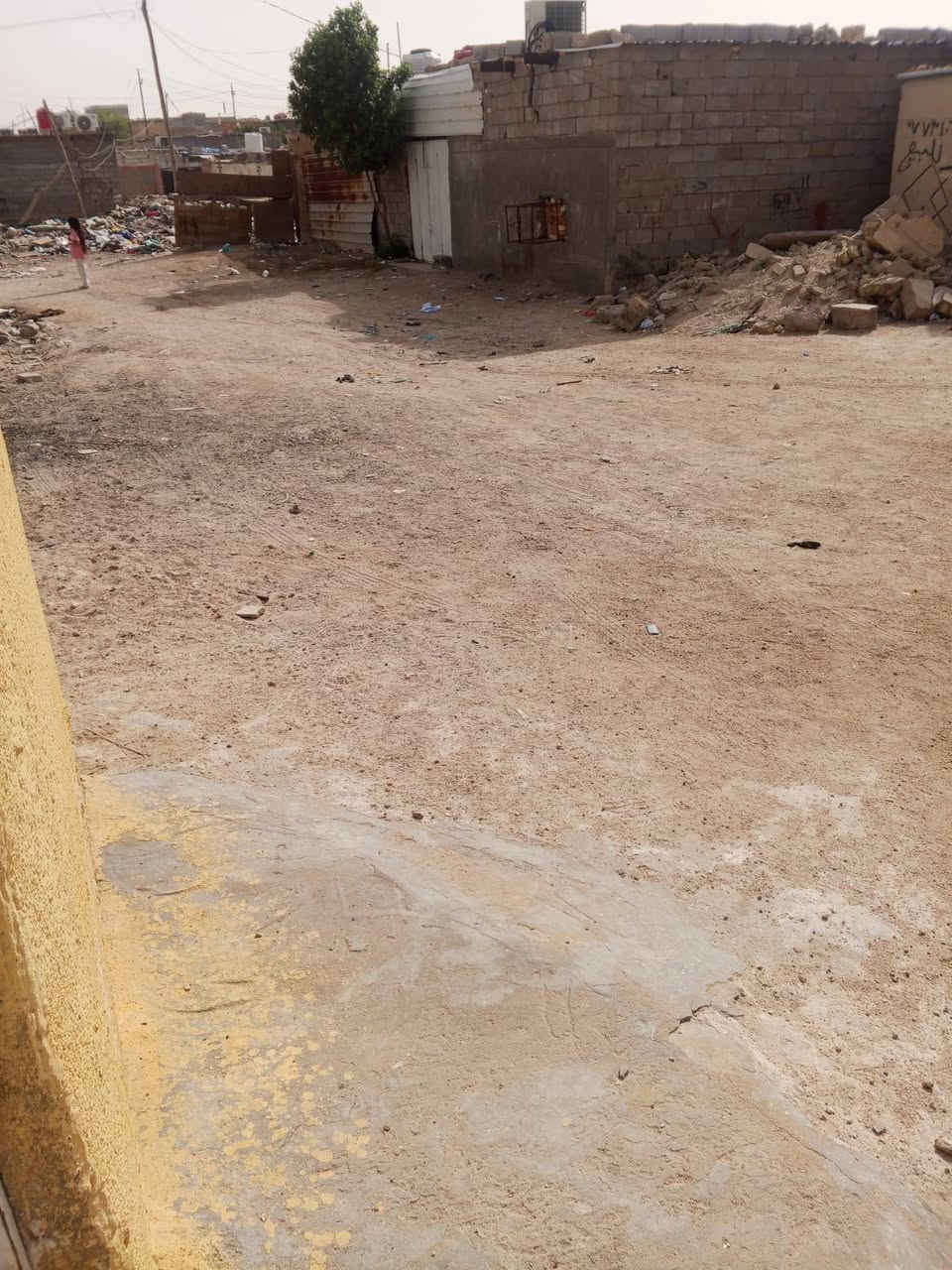 سلام عليكم بيت تجاوز للبيع ماكو تبليغ لسعر 12وبي مجال يتكون غرفتين وصاله مطبخ طارمه وصحيات لسقف سندويج لبيت قريب عل تبليط قبله لربع تالاف شراي يتصل ***********
