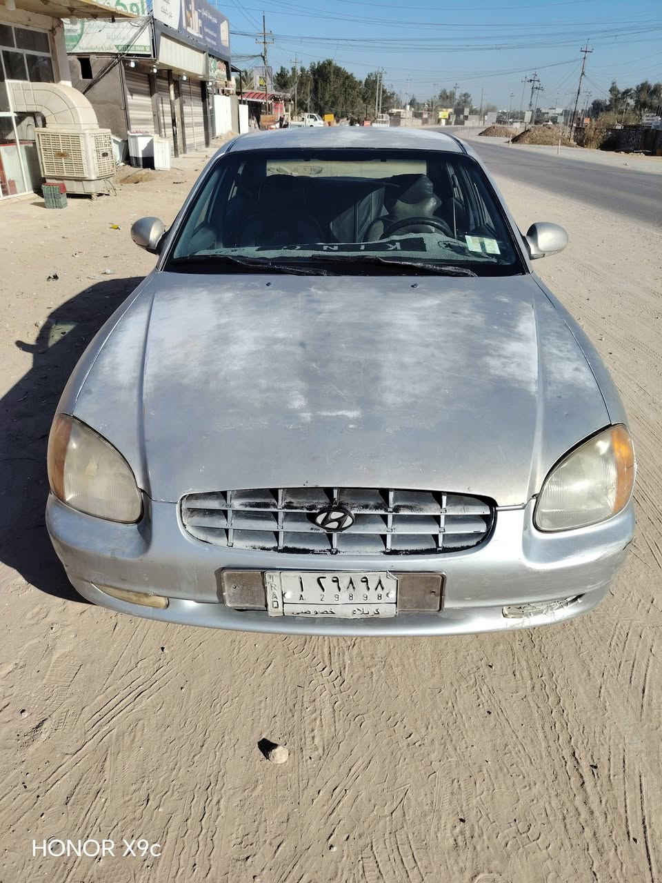 سلام عليكم سيارة سوناتا موديل 2000 سيارة حلوة مكفولة من الضربة او الصبغ سيارة محورة محرك او كير كورلة الكير قبل 3 ايام شديتة جديد  كهربائيات شغالة حدادية 60 بل 100 تايراتهة جدد رقم كربلاء تحويل السعر ب 30 او بيها مجال ***********
