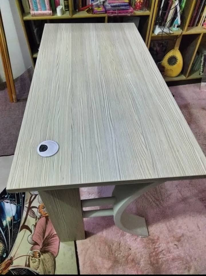 السلام عليكم
ميز مكتبي اخو الجديد السعر 120 الف 
***********
***********
