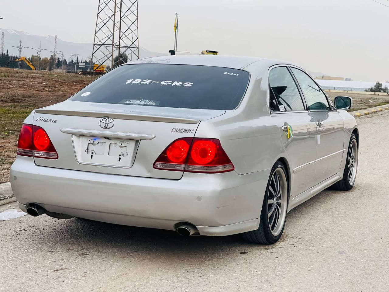 تويتا كراون شاهينه
براوه براوه 
٢٠٠٥ 
سپؤرت
١٨٢
بئ دوكه ل
بئ ته قه و ره قه 
ناو ره ساسي 
كوشن كاره با 
سوكان كاره با 
كاميره
بي ليدراويً
مالي دؤسته 
چوار ويلو تايه يه ي جواني له سه ره 
مالي دؤسته 
سعري ٤٥ گه لا 
شوين سليمانى 
*********** السليمانية, العراق
