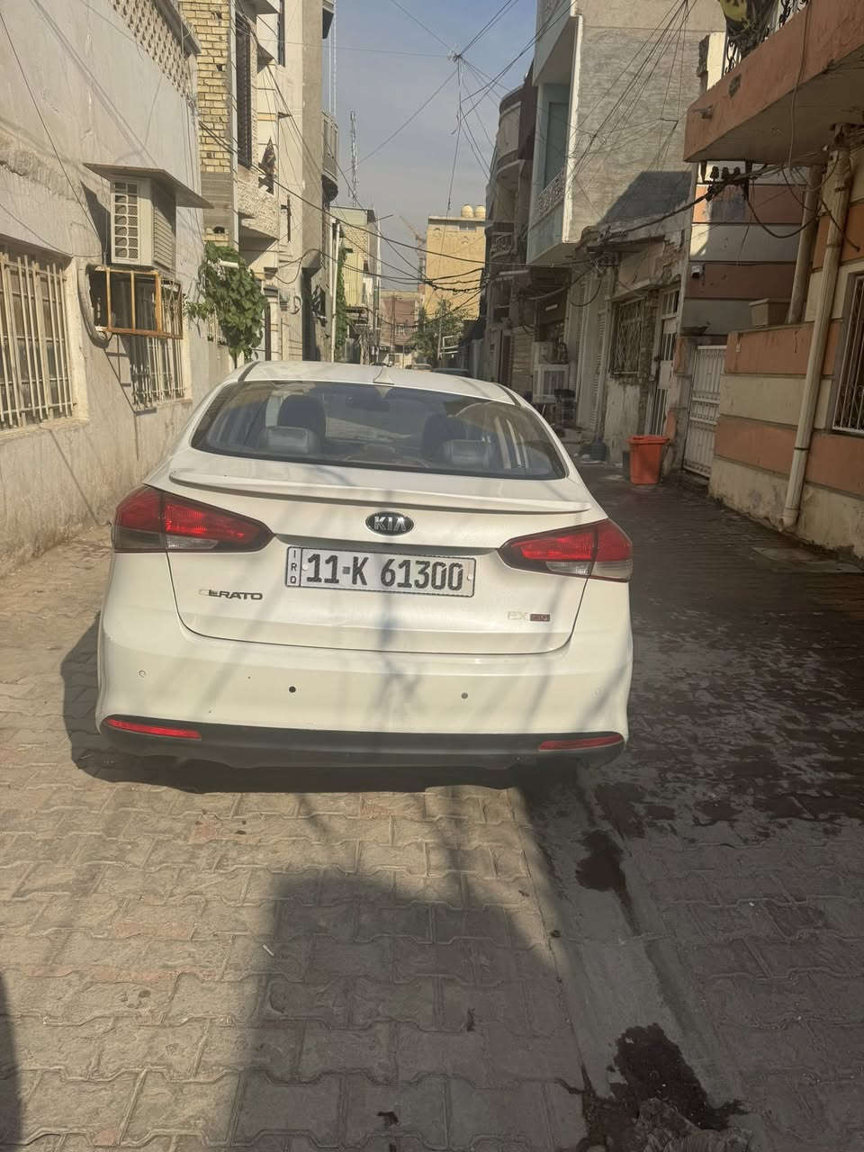 السلام عليكم 
سيراتو 2016 للبيع فقط
السياره فول عدا الفتحه
تبريد ثاج تدفئه كشنات وستيرن
بصمه ترحيب يعني من تتقرب تفتح وحدها
تشغيل عن بعد
شاشه كامره
السياره فقط مكينه مفتوحه وبدون اي مشاكل وبالنسبه لحادثها جاملغ سايق الوارد وهنا بالعراق صار شخط بابين عكس السايق وشويه بهلال الجاملغ وانصبغن يعني بدون دواخل 
مكان السياره المنصور ***********
السعر 108 بيها مجال كلش قليل جماعة الشده اعتذر منكم 
رقم بغداد باسمي تحويل مباشر
