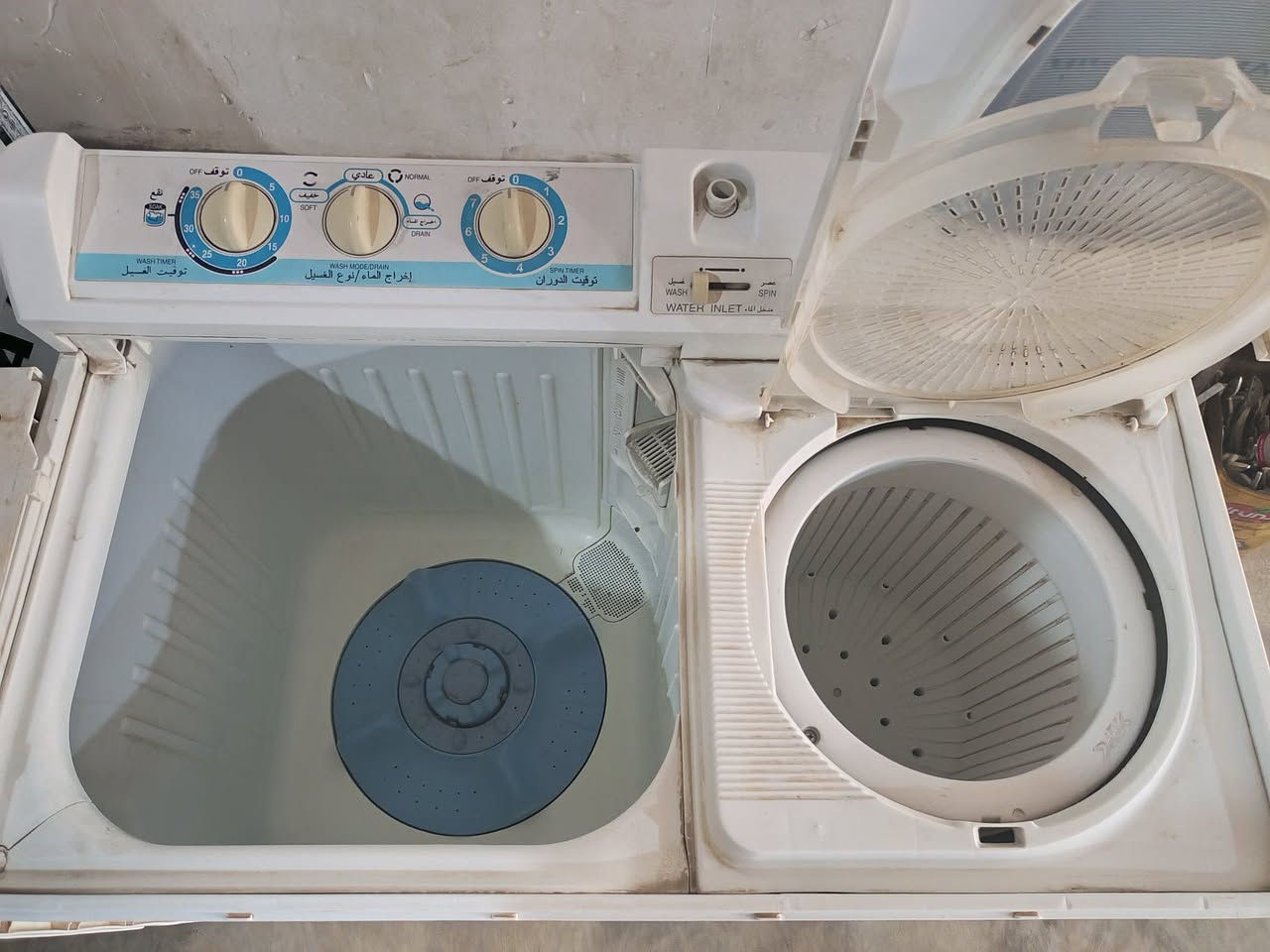 للبيع غسالة هيتاشي ياباني 
شرط الشغل والنظافة 
70الف بيها مجال للشراية 
***********واتس
***********فقط واتس
