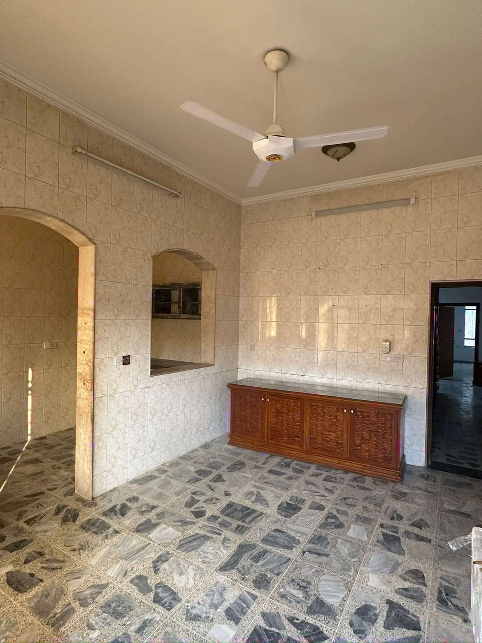 🏡 بيت للبيع في حي المشراق
فرصة مميزة لامتلاك منزل بتصميم أنيق ومتكامل في أحد أفضل أحياء المشراق.

📐 المساحة: 280 متر مربع
📏 الواجهة: 10 أمتار
✨ المواصفات: البيت كامل بتصميم جميل وتشطيبات مميزة.

للمزيد من التفاصيل والاستفسار، يرجى التواصل عبر الواتساب:

📱 ***********
او عبر الهاتف 
📞 ***********
