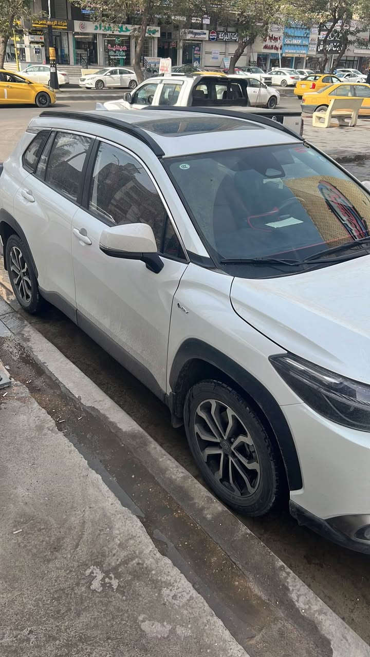 السلام عليكم 
كورلا فروتلندر S موديل 2025 فول موصفات كشنات جلد وكرسي كهرباء وجنطه كهرباء ماشيه 12 الف سعره 27.600 
*********** بغداد, العراق
