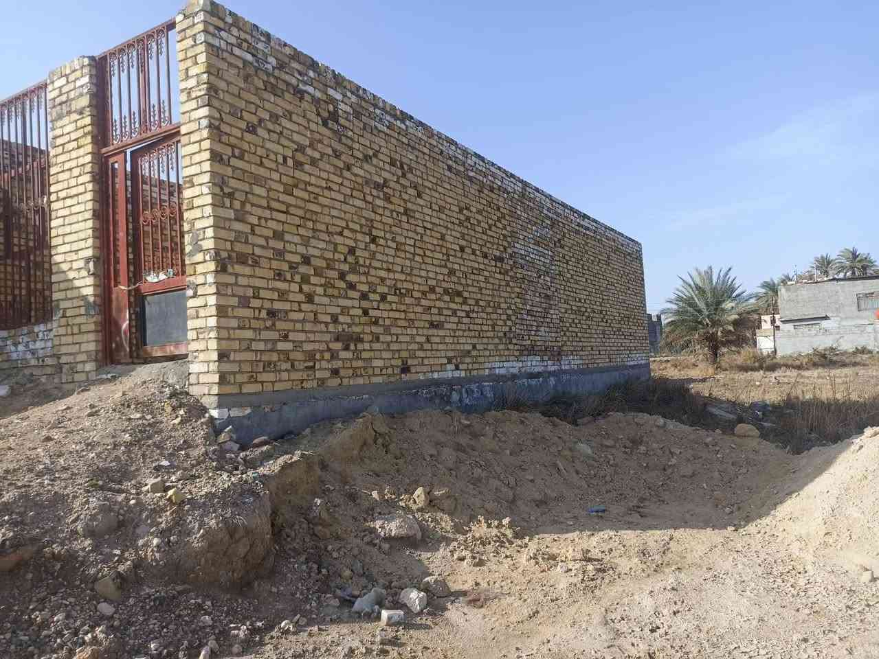 اللهم صل على محمد وآل محمد
هيكل للبيت المساحه ٢٠٠متر 
قطعة للبيع المساحه ٢٠٠متر
طابو زراعي سند٢٥ تحويل مباشر 
الموقع حله طهمازيه ع الروائي مباشر الروائي الي نهاية شارع مدرسة الهدف 
***********
***********
ملاحظة / يوجد عدد من البيوت بانواع المساحات وعدد من القطع بانواع المساحات وقطع تجاريه وقطع قريبه جدا من مرقد العلوية شريفة ع واسعار مناسبه ويوجد قطع مساحات اكبر تريد الف متر او تريد دوانم اوبيوت وقطع طابو صرف
