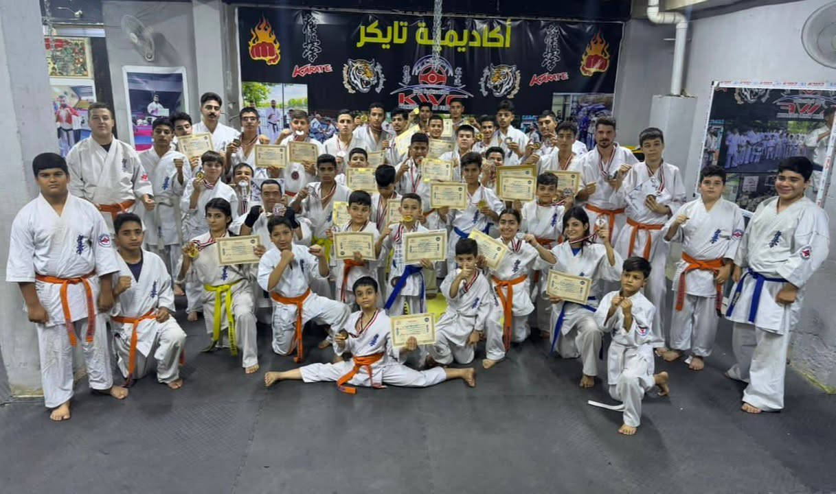 اكاديمية تايكر للكيوكوشنكاي 🥋 👊 في كميره والفحامه 🥋 رسالة لكل مبتدئ (أو ولي أمر):
"الحزام الأسود هو مجرد حزام أبيض رفض أن يستسلم. لا تقلق من خطوتك الأولى، فنحن هنا لنخطوها معك خطوة بخطوة."
​***********/***********
