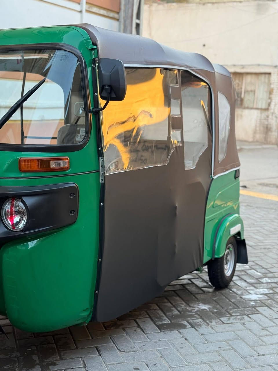 سلام عليكم تكتك 21شهر 12 مضلع كفاله عامه رقم وسنويه بسمي تخم تاير جبلي مكينه جديده مامفتوحه شرط الفحص ***********رقمي
