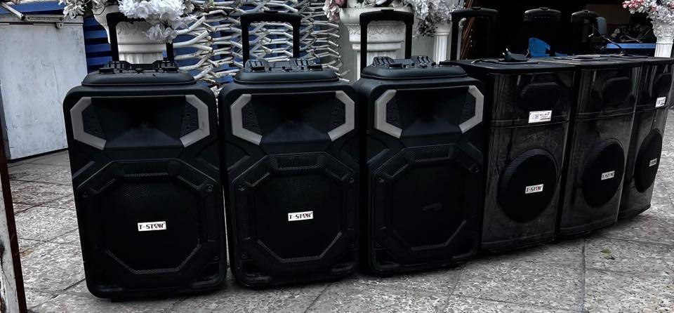 سلام عليكم تتوفر مجموعة جديدة من اجار #الكراسي والطبلات وميز الطعام والدفايات والديجي وباسعار مناسبة نطافة 100‎%‎ توجد خدمة توصل لكافة مناطق بغداد للستفسرار ***********
#مناسبات #حفلات #زواج #عيد
